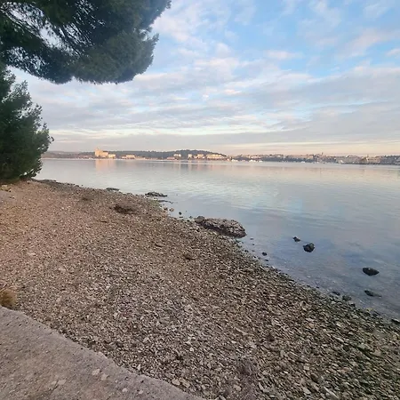 Apartamento With Parking Space - 26944 Pula