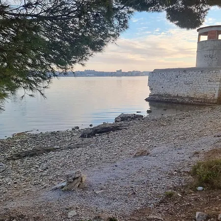 Apartamento With Parking Space - 26944 Pula